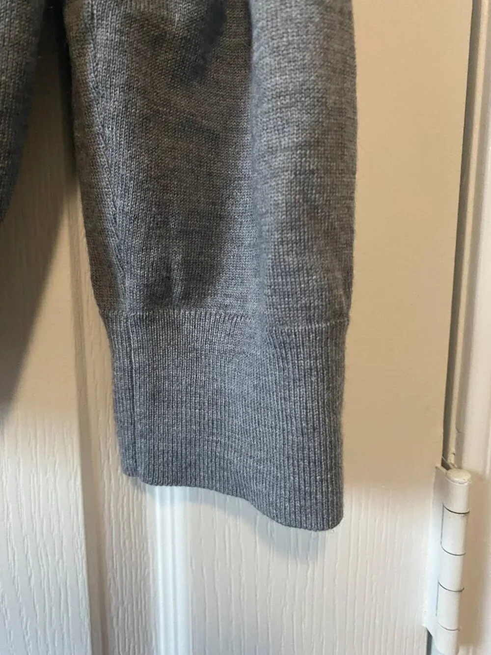 Vintage J.Crew Men's 100% Merino Wool V-Neck Sweater Heather Gray Size XL